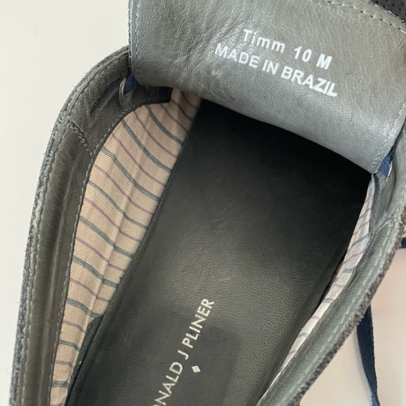 Donald Pliner Men's Size 10 Timm Chukka‎ Navy Blue Suede Lace Up Casual Boot - Picture 8 of 9